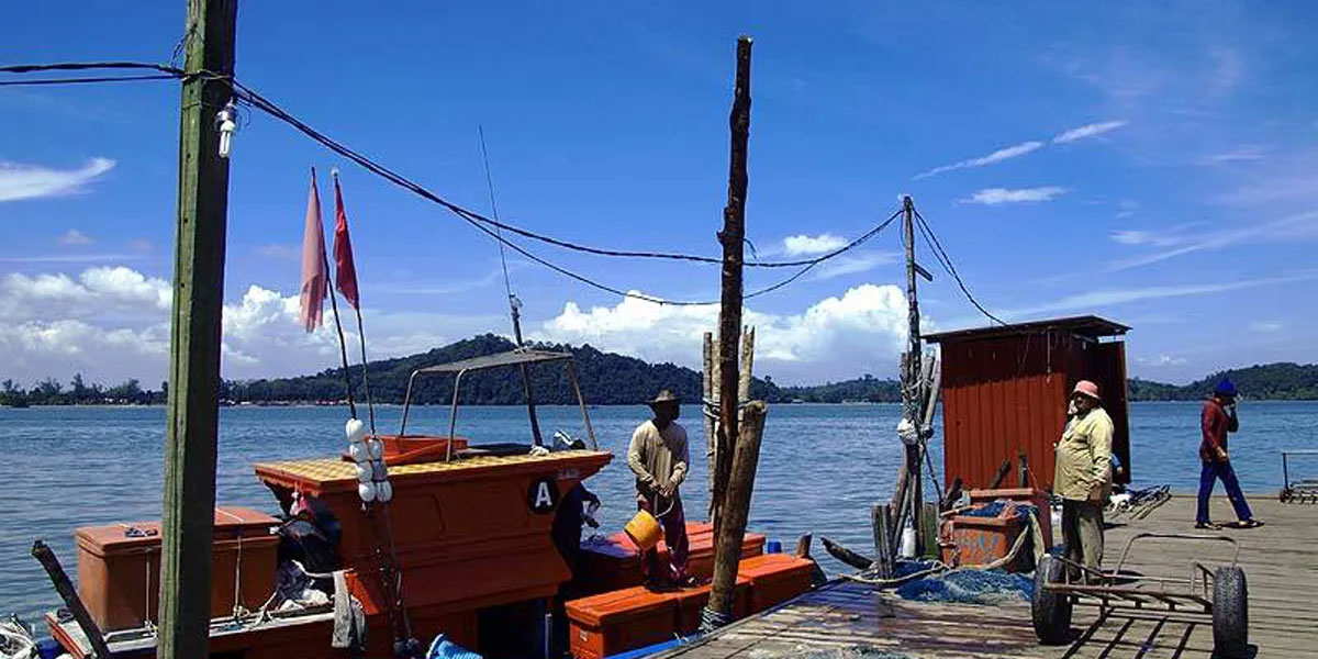 班茶渔村 Tanjung Dawai